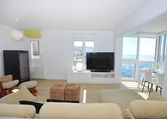 In With Stunning Sea Views