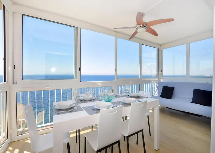 شقة In With Stunning Sea Views