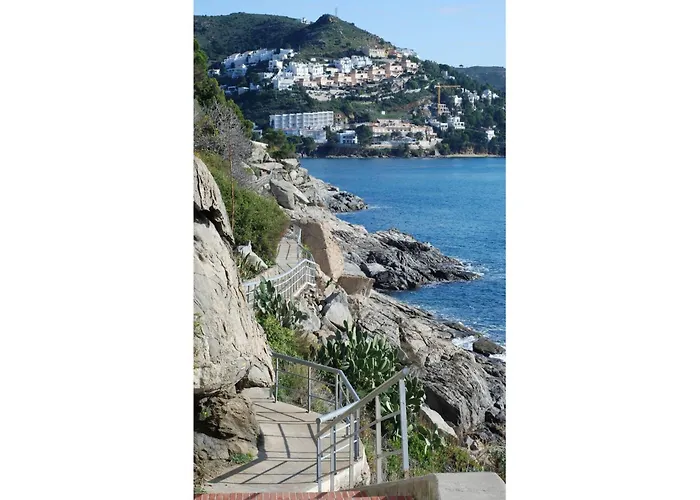 In With Stunning Sea Views