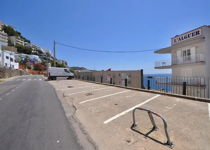 In With Stunning Sea Views