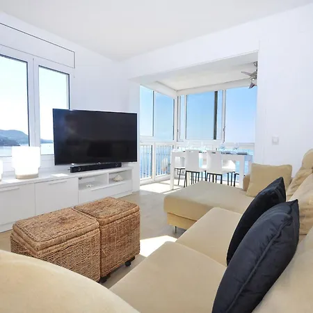 In With Stunning Sea Views